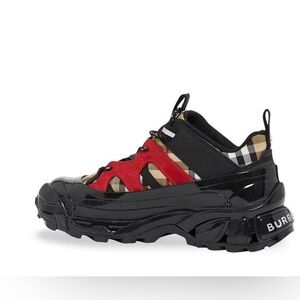 Burberry Check Vintage Arthur Sneakers (Brand New)